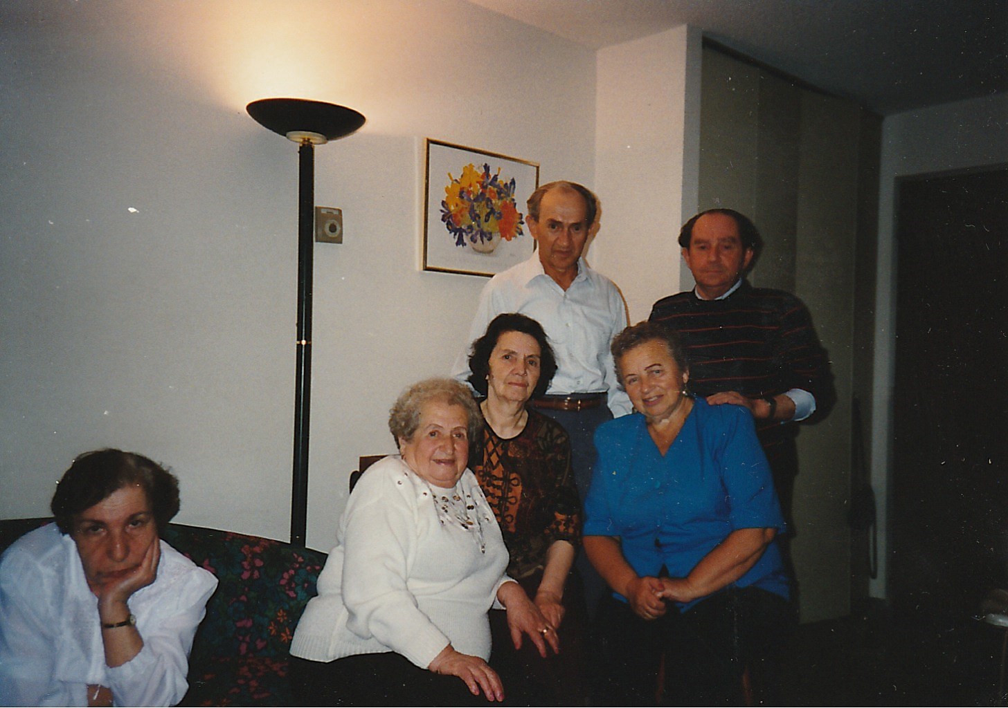 Standing: Isaak, Boris \nSitting: .., Tania, Raia, Gnesia